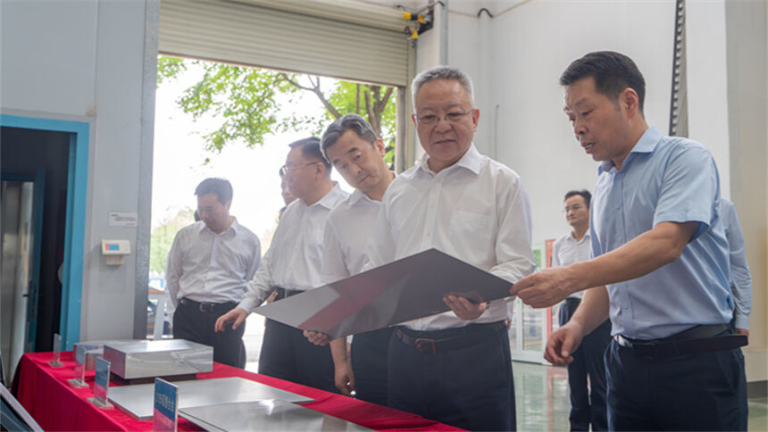 沈晓明到中南大学调研并主持召开座谈会