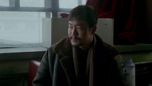 别人跳舞很迷人，而我跳的像野人