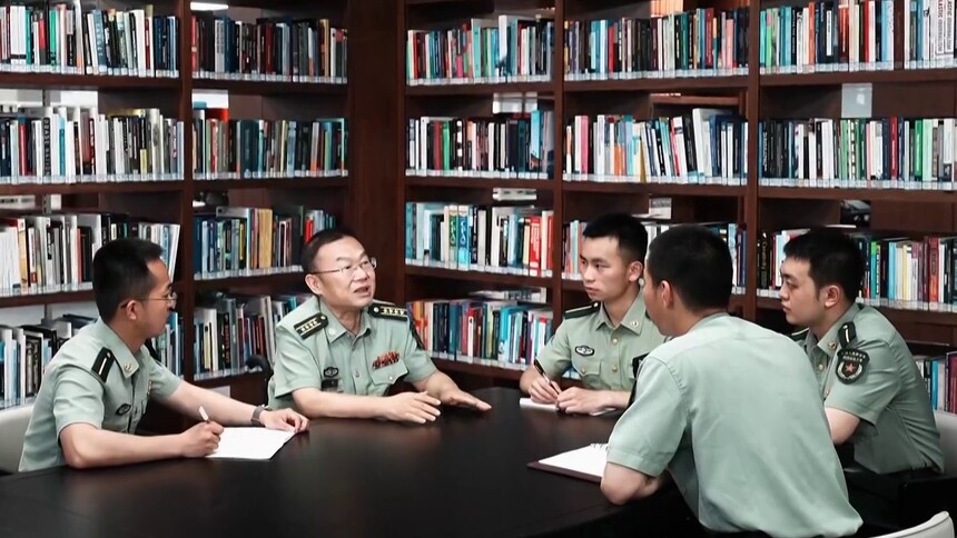 学习“时代楷模” 勇攀科技高峰