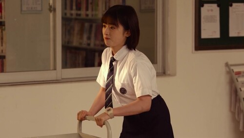 美少女当然都有两副面孔