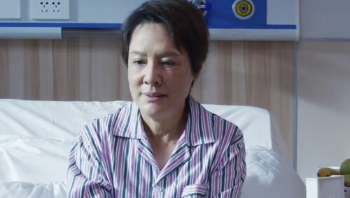 上一秒还在说没用，下一秒就戴在脖子上了