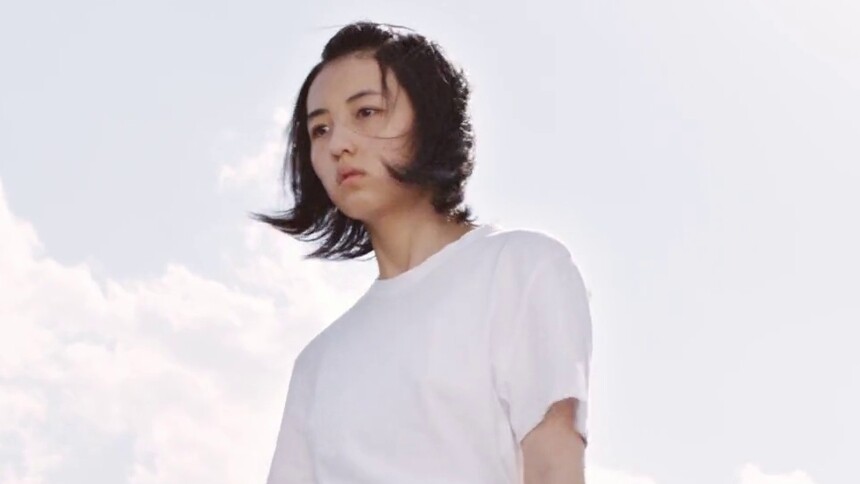张子枫扔掉“西西弗”的石头
