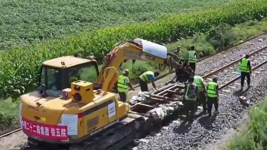 我国重要粮食产区三江平原粮运专线实现换轨升级