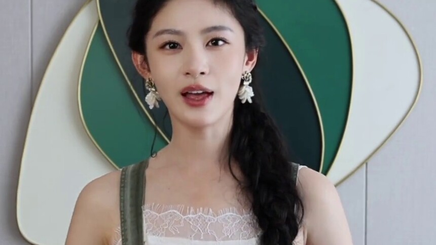 赵晴邀请88VIP芒果会员观看《飞到我心上》