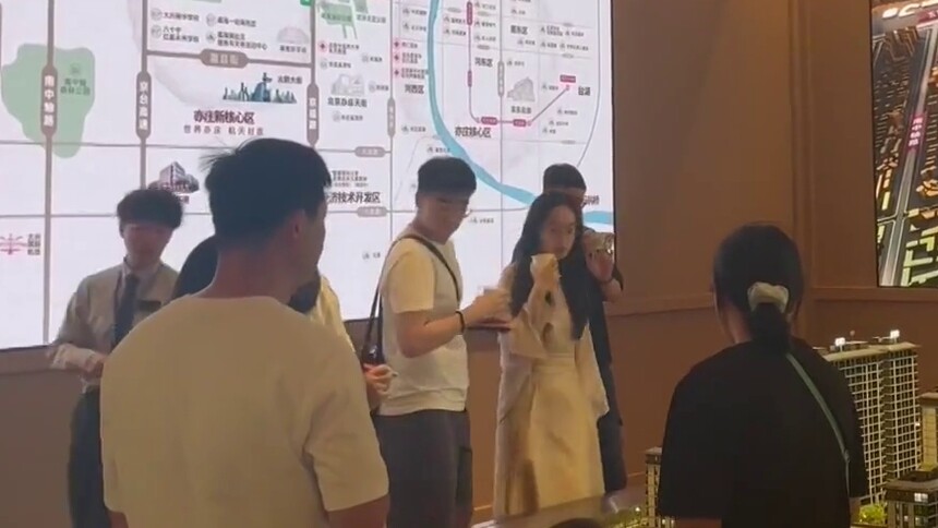 楼市新政效应显现 多地购房热度攀升 广东深圳：年轻客群咨询量提升 刚需购房热度攀升