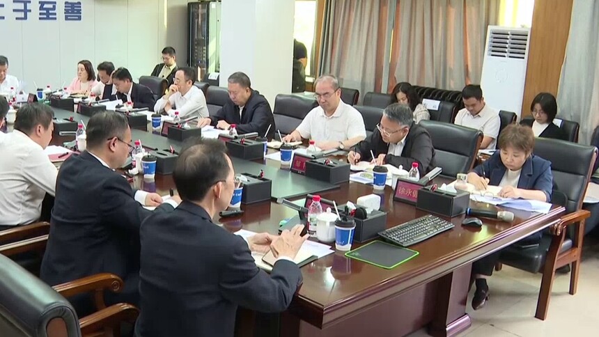 毛万春在湘雅三医院协商座谈 助推医疗机构病房改造提升 加快释放“两重”“两新”政策效能